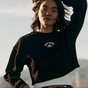P&Co rise above cropped sweater - black size small